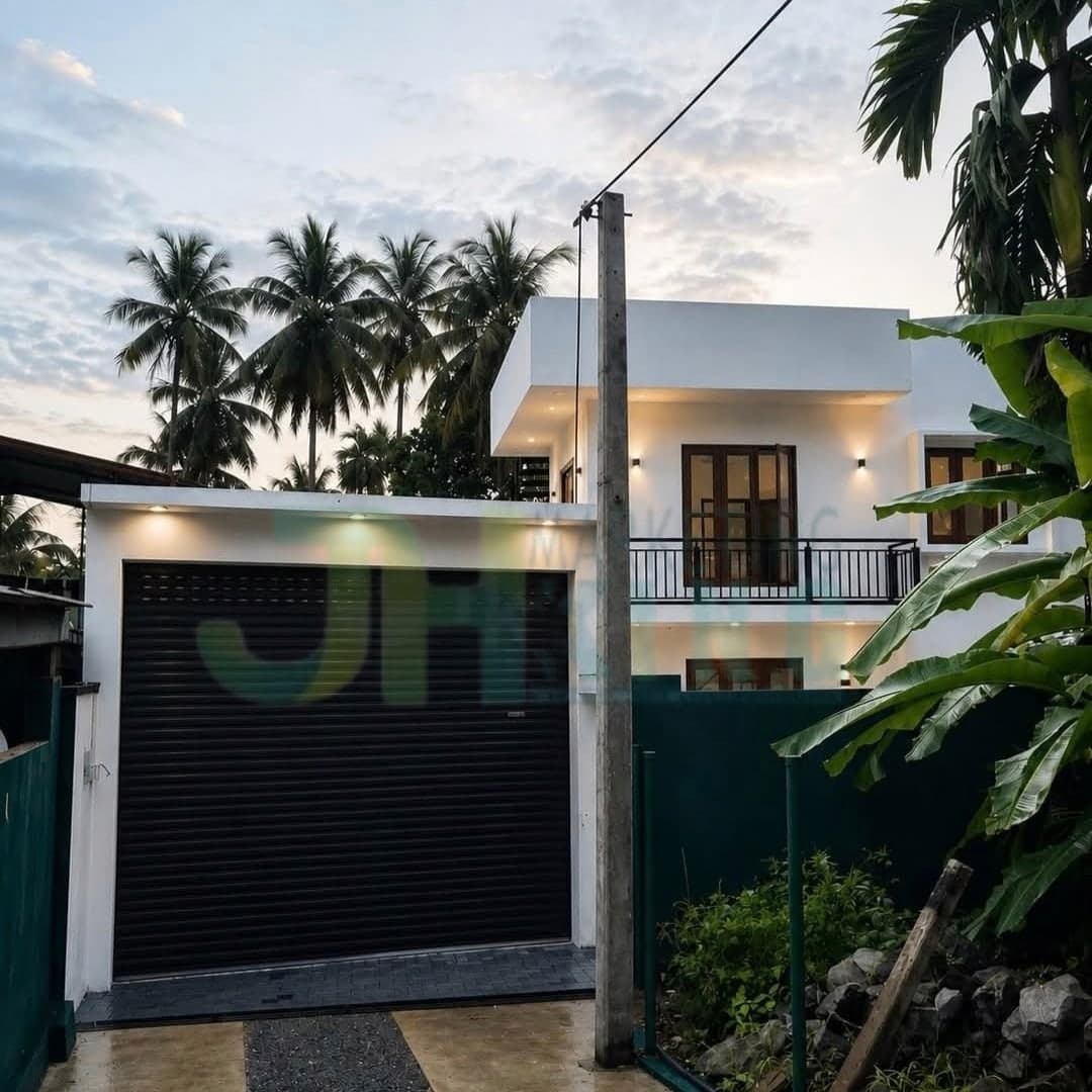 BRAND NEW LUXURY TWO STORY HOUSE - SIYAMBALAPE photo 3