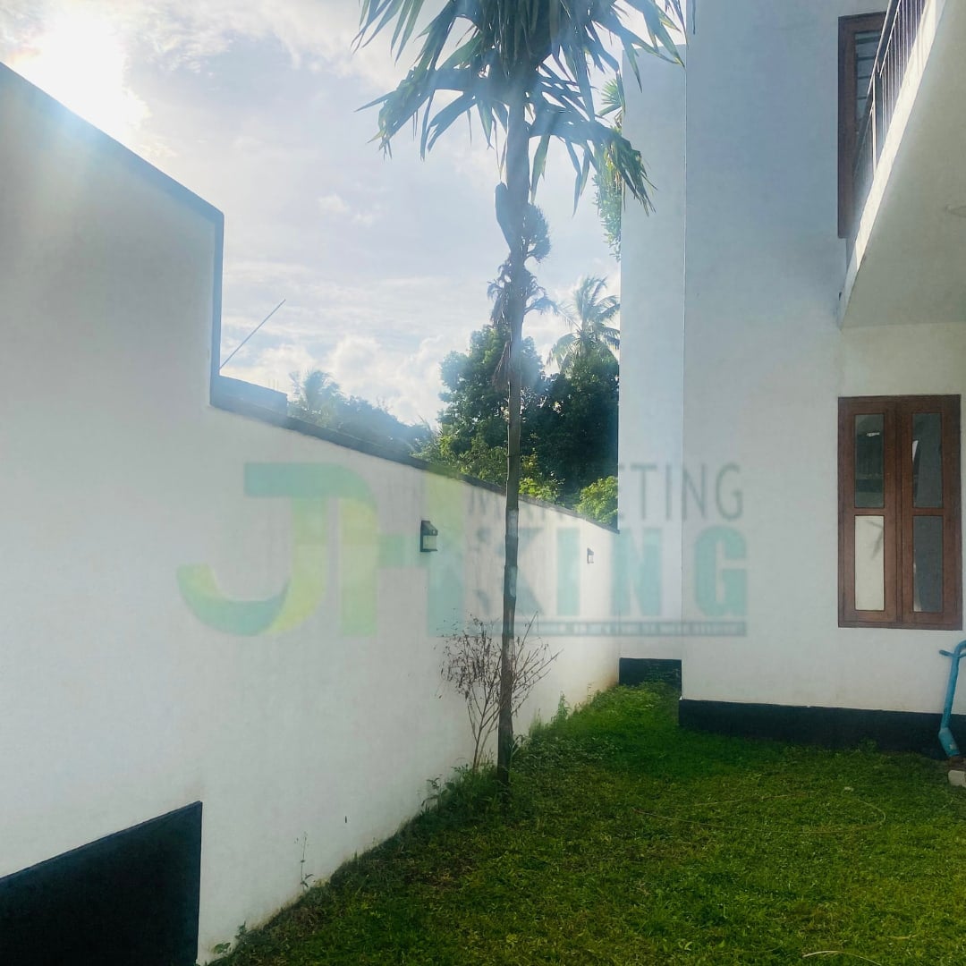 BRAND NEW LUXURY TWO STORY HOUSE - SIYAMBALAPE photo 14